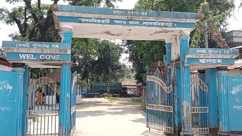 আজহারীর মাহফিল চলাকালে ২১ নারীসহ আটক ২২